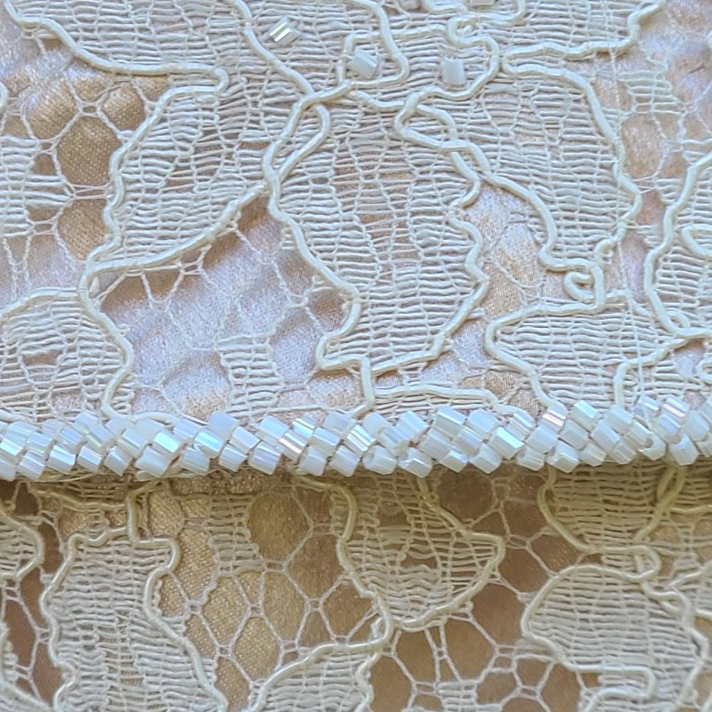 Ann Taylor - Picture 4 of 6